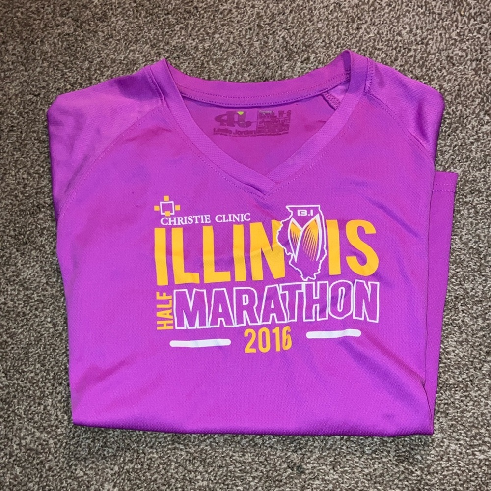 Illinois half marathon women’s runners tee shirt
Size S